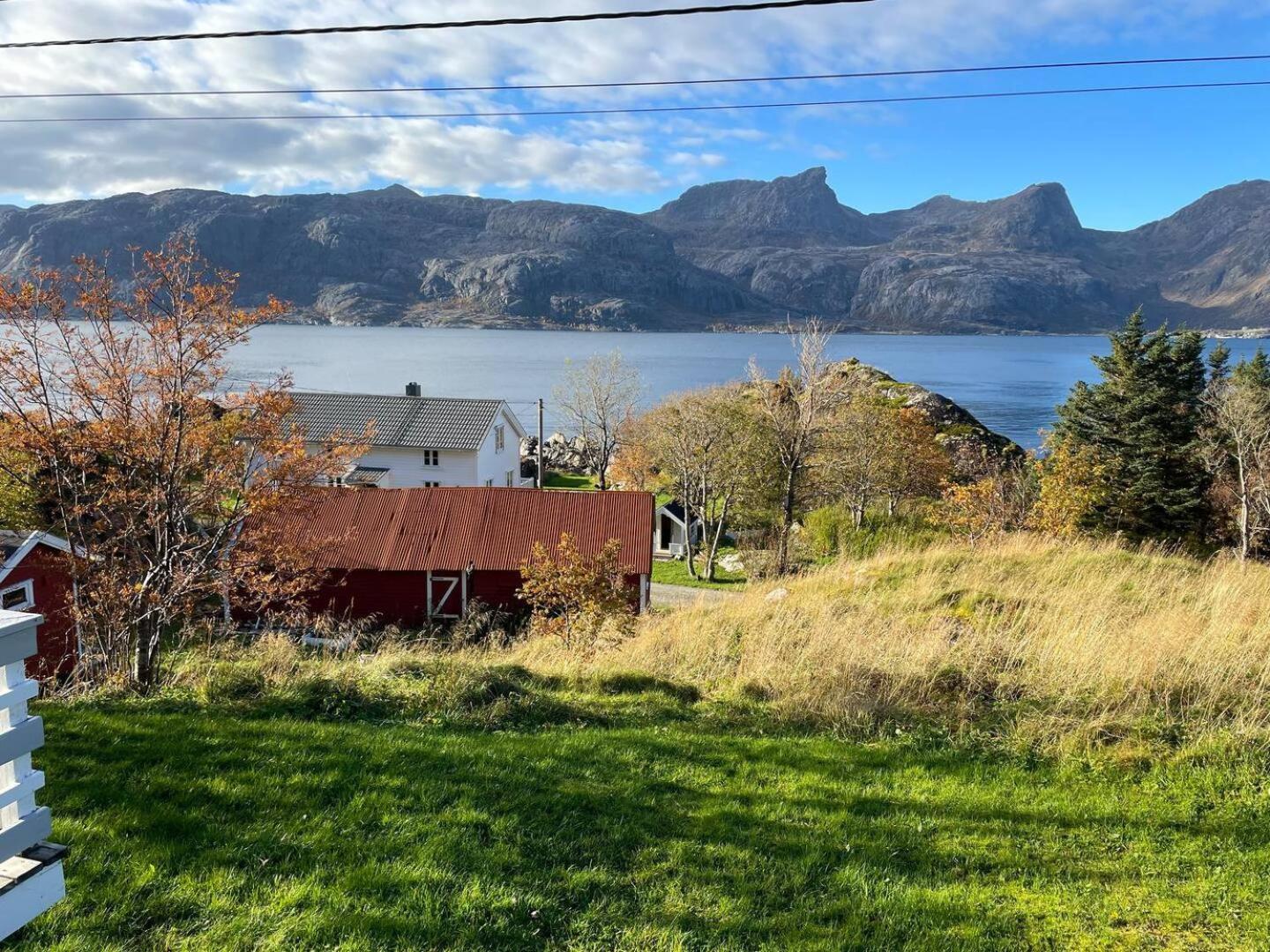 Vettinghytta, Close To The Sea With Amazing View. Holiday home *